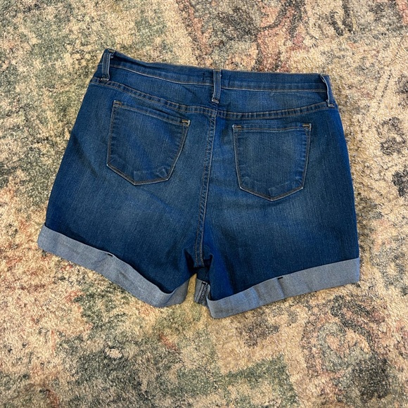 Judy Blue Denim Shorts - Picture 2 of 3